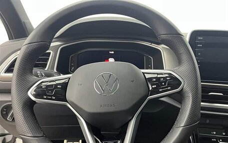Volkswagen T-Roc I, 2023 год, 1 426 000 рублей, 8 фотография