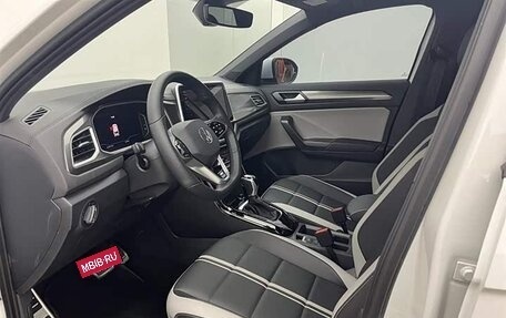 Volkswagen T-Roc I, 2023 год, 1 426 000 рублей, 6 фотография