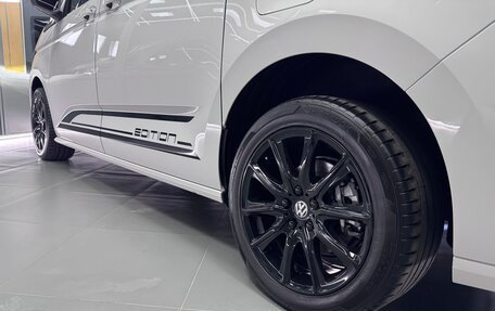Volkswagen Multivan, 2021 год, 4 650 000 рублей, 13 фотография