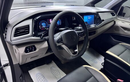 Volkswagen Multivan, 2021 год, 4 650 000 рублей, 15 фотография