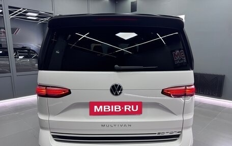 Volkswagen Multivan, 2021 год, 4 650 000 рублей, 8 фотография