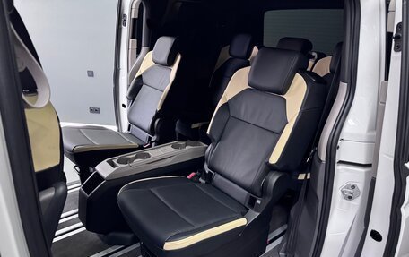 Volkswagen Multivan, 2021 год, 4 650 000 рублей, 19 фотография