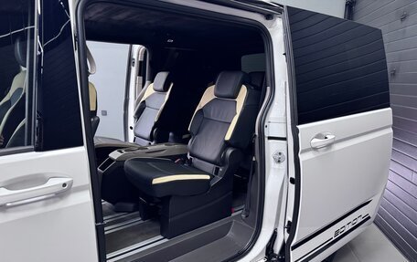 Volkswagen Multivan, 2021 год, 4 650 000 рублей, 18 фотография
