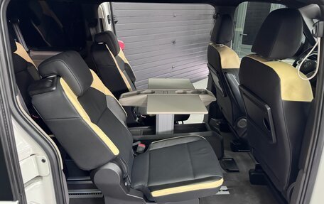 Volkswagen Multivan, 2021 год, 4 650 000 рублей, 23 фотография