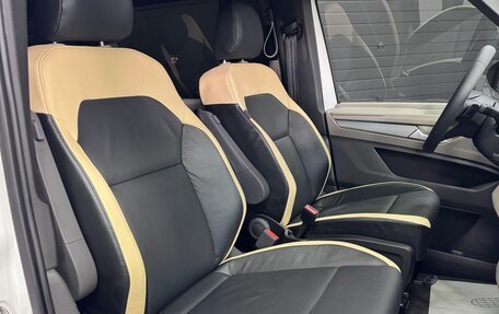 Volkswagen Multivan, 2021 год, 4 650 000 рублей, 30 фотография