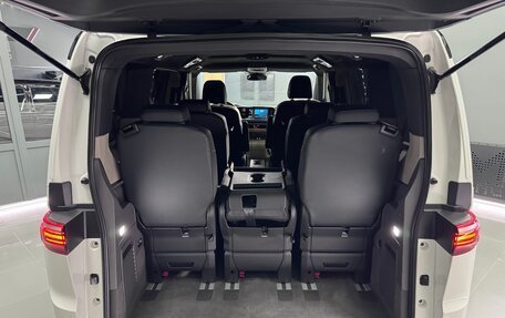 Volkswagen Multivan, 2021 год, 4 650 000 рублей, 35 фотография