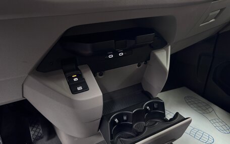 Volkswagen Multivan, 2021 год, 4 650 000 рублей, 38 фотография