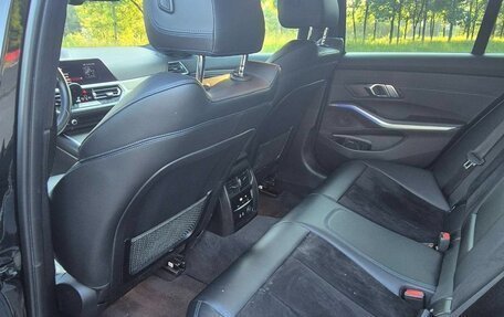 BMW 3 серия, 2019 год, 3 600 000 рублей, 18 фотография