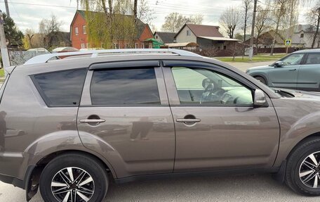 Mitsubishi Outlander III рестайлинг 3, 2011 год, 800 000 рублей, 7 фотография