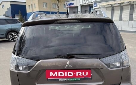 Mitsubishi Outlander III рестайлинг 3, 2011 год, 800 000 рублей, 5 фотография