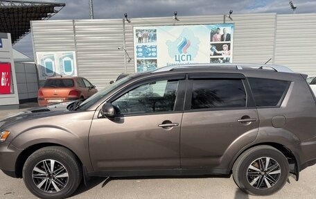 Mitsubishi Outlander III рестайлинг 3, 2011 год, 800 000 рублей, 3 фотография