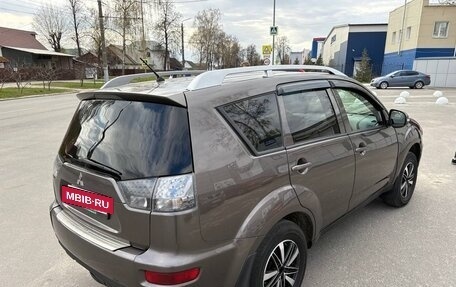 Mitsubishi Outlander III рестайлинг 3, 2011 год, 800 000 рублей, 6 фотография