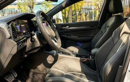 Volkswagen Golf VIII, 2022 год, 1 930 000 рублей, 8 фотография