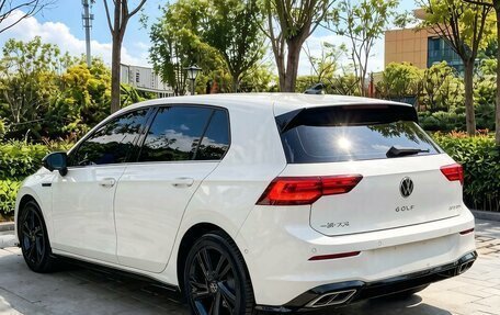 Volkswagen Golf VIII, 2022 год, 1 930 000 рублей, 14 фотография