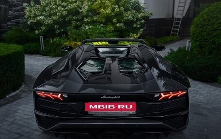Lamborghini Aventador I рестайлинг, 2018 год, 44 000 000 рублей, 4 фотография