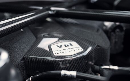 Lamborghini Aventador I рестайлинг, 2018 год, 44 000 000 рублей, 12 фотография