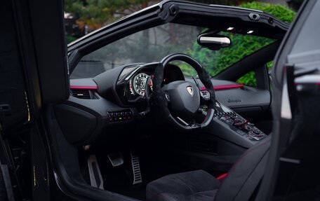 Lamborghini Aventador I рестайлинг, 2018 год, 44 000 000 рублей, 13 фотография