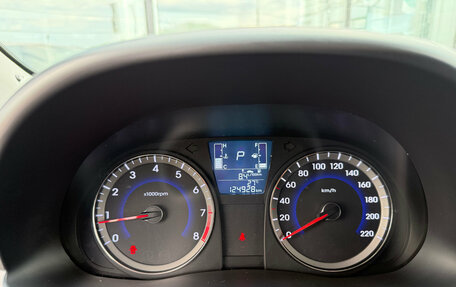 Hyundai Solaris II рестайлинг, 2014 год, 975 000 рублей, 13 фотография