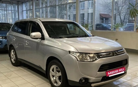 Mitsubishi Outlander III рестайлинг 3, 2012 год, 1 429 000 рублей, 3 фотография