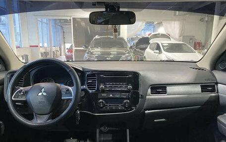 Mitsubishi Outlander III рестайлинг 3, 2012 год, 1 429 000 рублей, 9 фотография