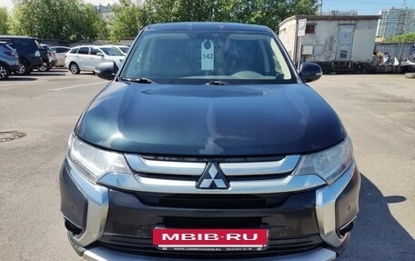 Mitsubishi Outlander III рестайлинг 3, 2018 год, 1 649 000 рублей, 2 фотография