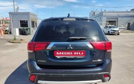 Mitsubishi Outlander III рестайлинг 3, 2018 год, 1 649 000 рублей, 6 фотография