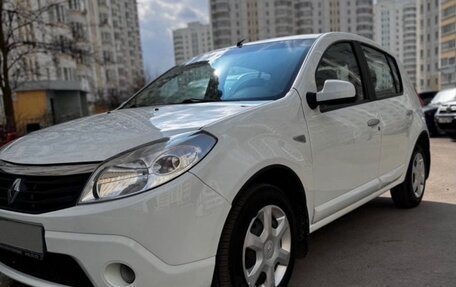 Renault Sandero I, 2013 год, 600 000 рублей, 2 фотография
