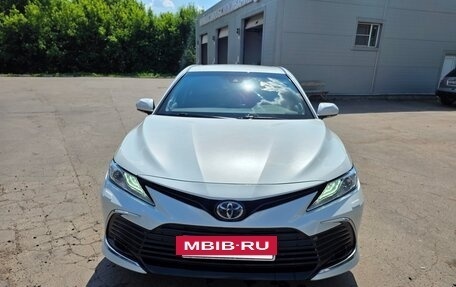 Toyota Camry, 2021 год, 4 000 000 рублей, 2 фотография