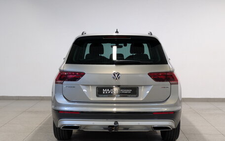 Volkswagen Tiguan II, 2018 год, 2 495 000 рублей, 6 фотография