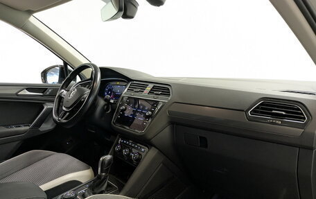 Volkswagen Tiguan II, 2018 год, 2 495 000 рублей, 11 фотография