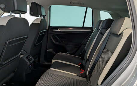 Volkswagen Tiguan II, 2018 год, 2 495 000 рублей, 12 фотография