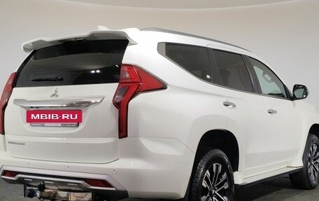 Mitsubishi Montero Sport, 2023 год, 3 900 000 рублей, 5 фотография
