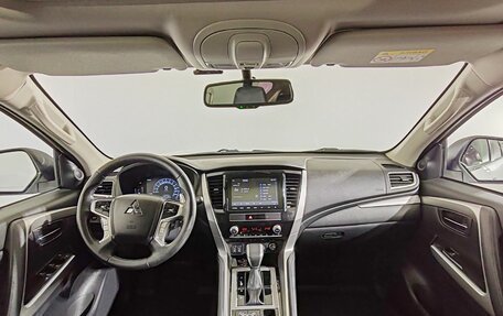 Mitsubishi Montero Sport, 2023 год, 3 900 000 рублей, 10 фотография