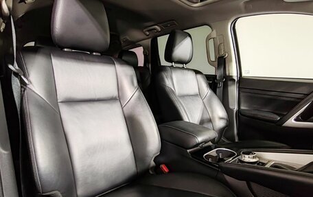 Mitsubishi Montero Sport, 2023 год, 3 900 000 рублей, 17 фотография