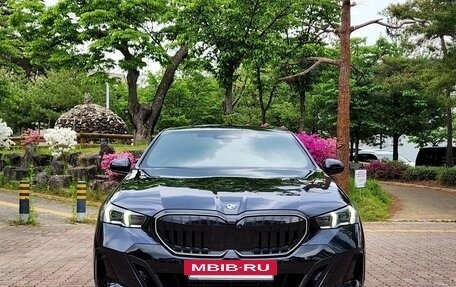 BMW 5 серия, 2025 год, 6 150 000 рублей, 2 фотография