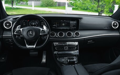 Mercedes-Benz E-Класс, 2016 год, 3 050 000 рублей, 14 фотография