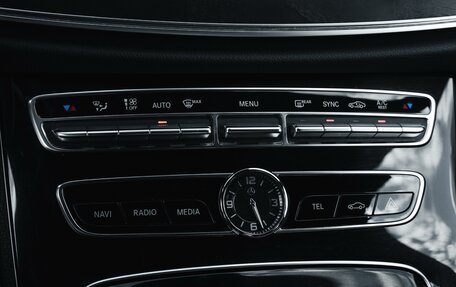 Mercedes-Benz E-Класс, 2016 год, 3 050 000 рублей, 18 фотография