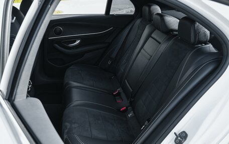 Mercedes-Benz E-Класс, 2016 год, 3 050 000 рублей, 25 фотография
