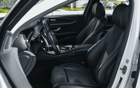 Mercedes-Benz E-Класс, 2016 год, 3 050 000 рублей, 23 фотография