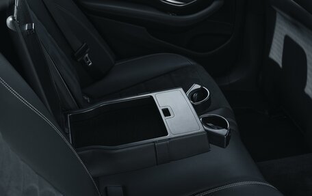 Mercedes-Benz E-Класс, 2016 год, 3 050 000 рублей, 28 фотография