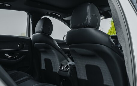 Mercedes-Benz E-Класс, 2016 год, 3 050 000 рублей, 29 фотография