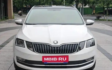 Skoda Octavia, 2021 год, 1 490 010 рублей, 2 фотография