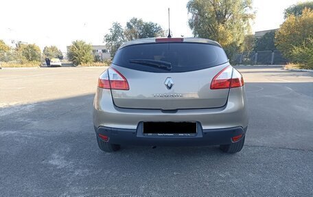 Renault Megane III, 2013 год, 700 000 рублей, 2 фотография