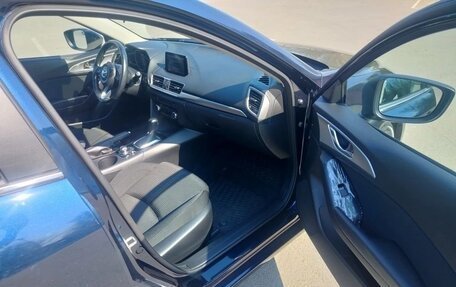Mazda 3, 2018 год, 2 000 000 рублей, 8 фотография