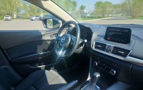Mazda 3, 2018 год, 2 000 000 рублей, 11 фотография