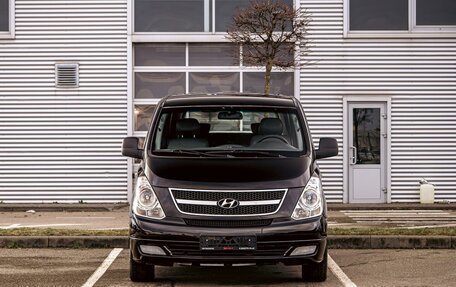 Hyundai Grand Starex Grand Starex I рестайлинг 2, 2014 год, 1 355 000 рублей, 2 фотография