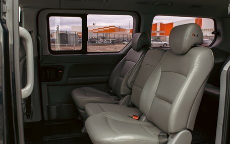 Hyundai Grand Starex Grand Starex I рестайлинг 2, 2014 год, 1 355 000 рублей, 16 фотография