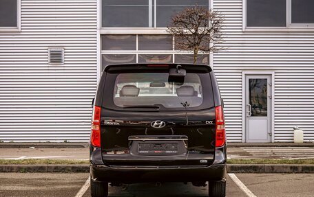 Hyundai Grand Starex Grand Starex I рестайлинг 2, 2014 год, 1 355 000 рублей, 5 фотография