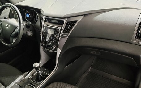 Hyundai Sonata VI, 2010 год, 850 000 рублей, 15 фотография