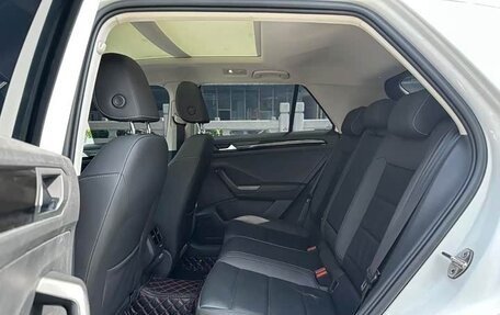 Volkswagen T-Roc I, 2022 год, 1 800 000 рублей, 10 фотография